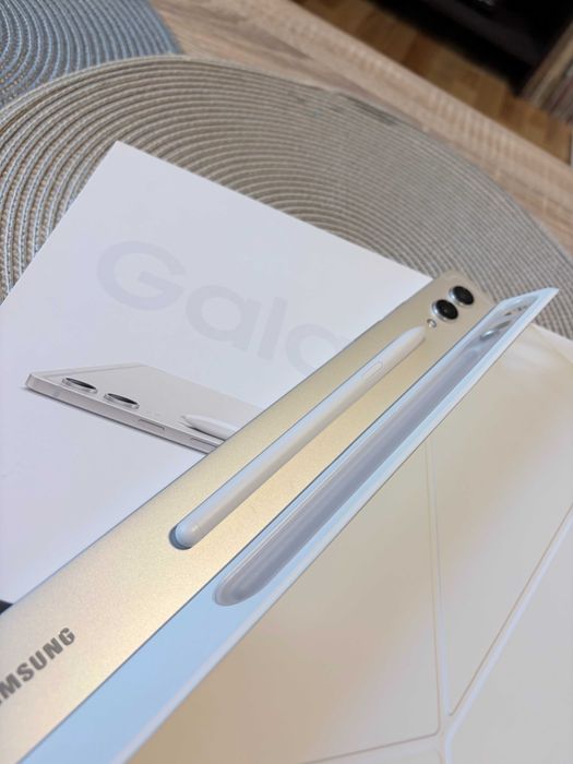 Tableta Samsung Galaxy Tab S9+ sPen, varianta 5G cu SIM,  12 gb Ram, 256 gb stocare, micro SD + Huse premium Samsung Folio Case, Clear Case + Pro Pen