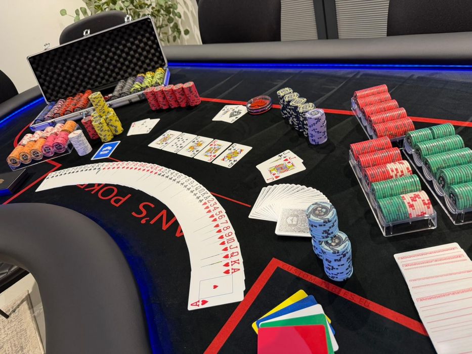 Masa Poker cu jetoane personalizate CustomTables.eu Bucuresti stoc urgent