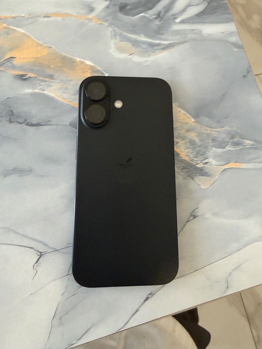 Продам Iphone 16 в хорошем состоянии
