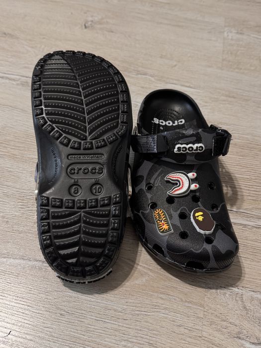 Crocs x Bape.