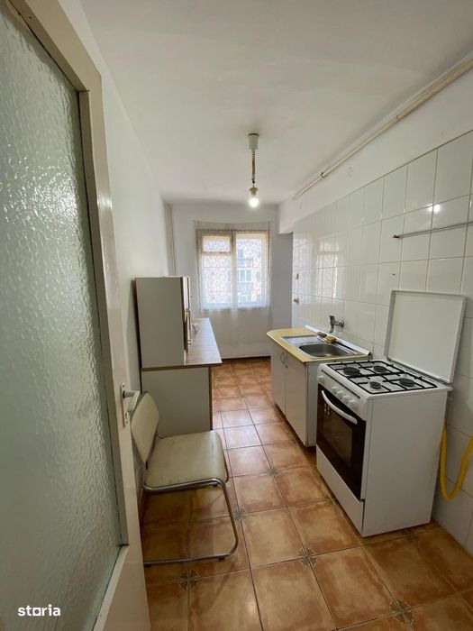 Apartament 4 camere 2 bai zona Vasile Aaron