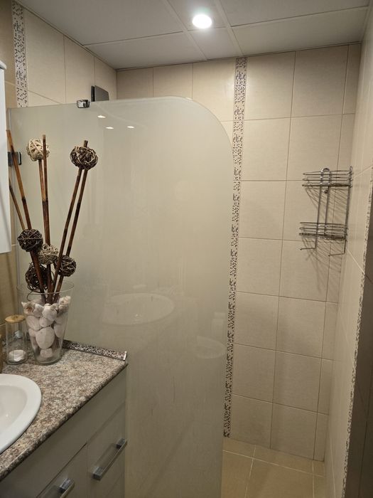 Дава се под наем Тристаен апартамент в Русе, Хъшове - 85 кв.м за 765 € - Снимка #6