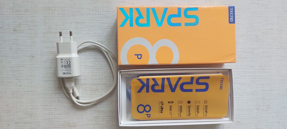 Смартфон TECNO SPARK 8p