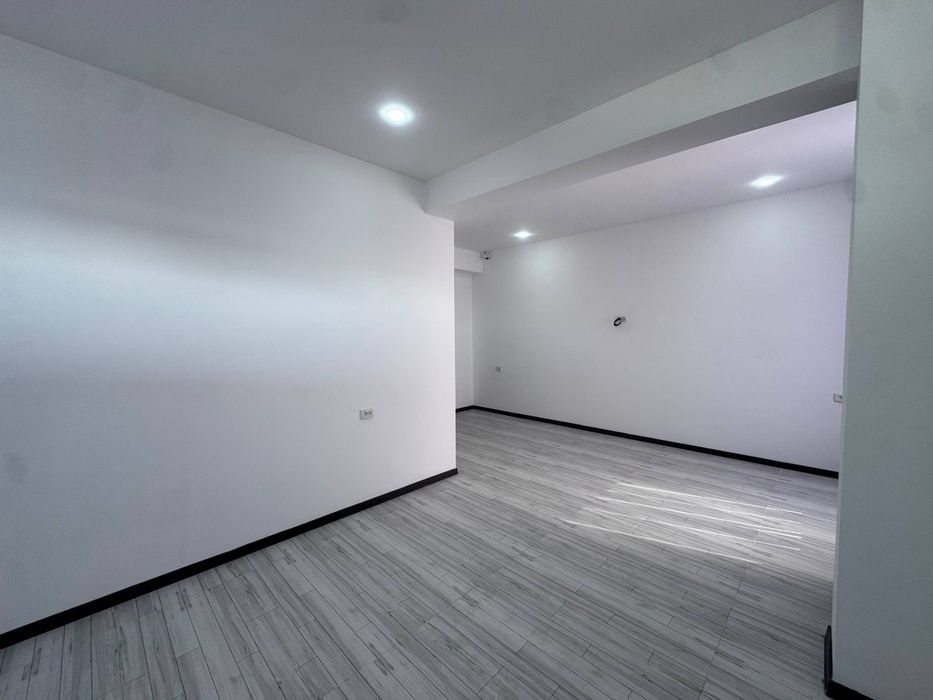 Сдаётся нежилое помещение под офис. 242м2. 1900 y.e