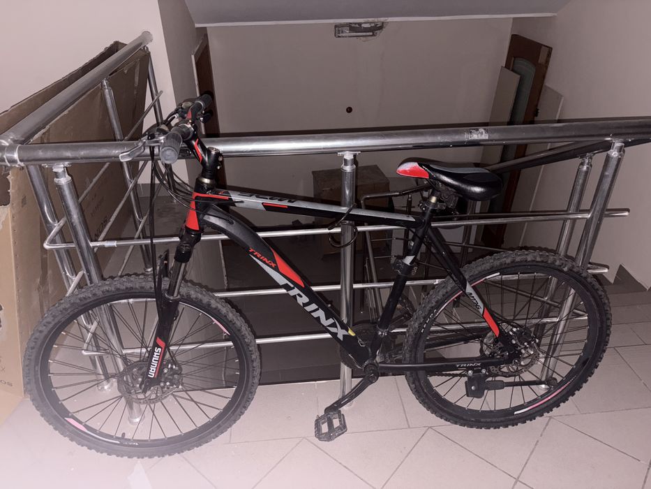 Продам срочно велосипед Trinx m136