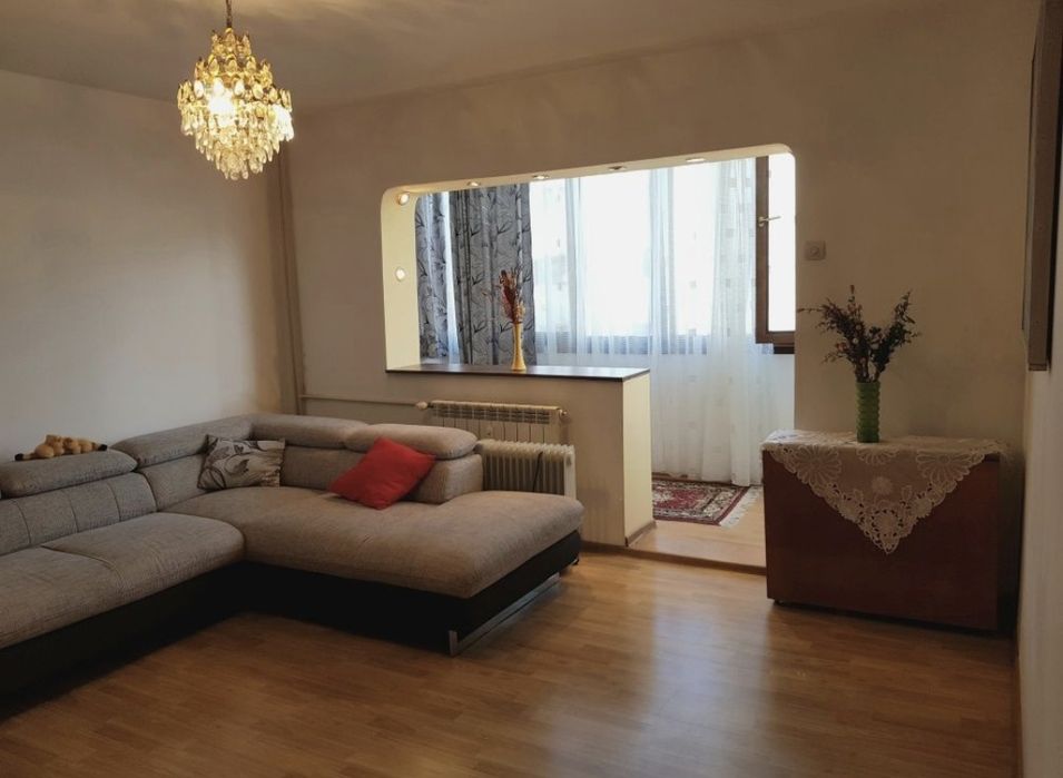 De inchiriat apartament 3 camere(transf.din 2), etaj 3, zona  Carrefour- Crihala.