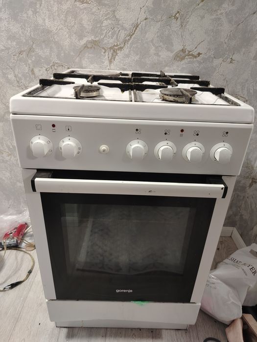 Продам газ плиту
