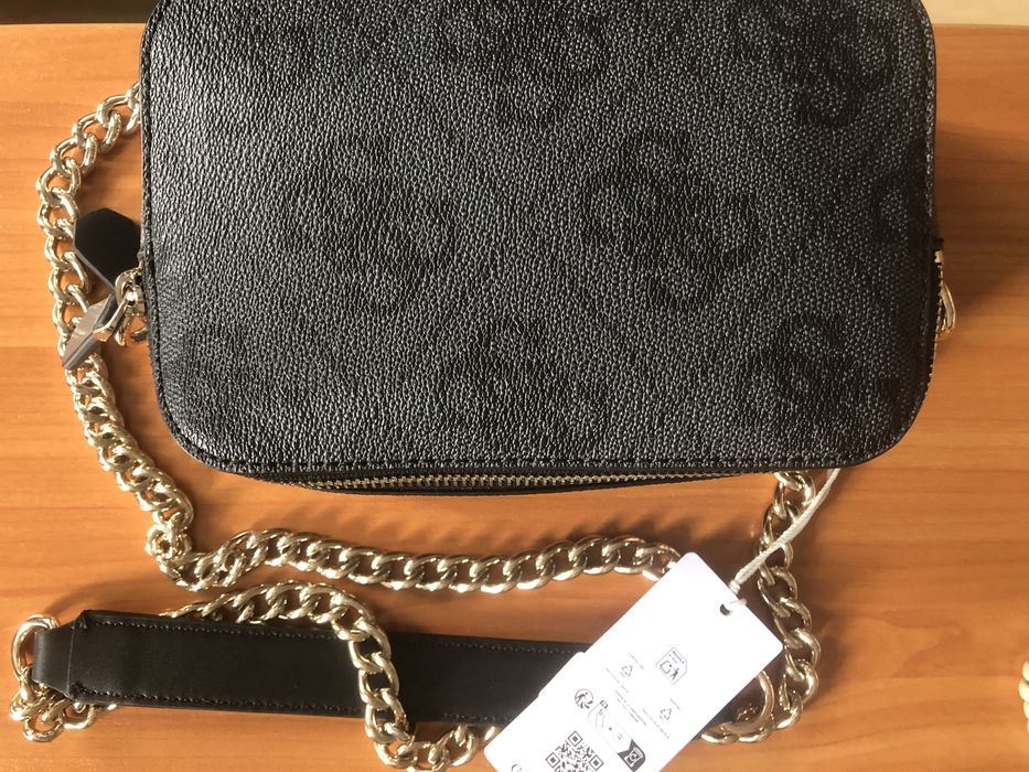 GUESS нова оригинална чанта