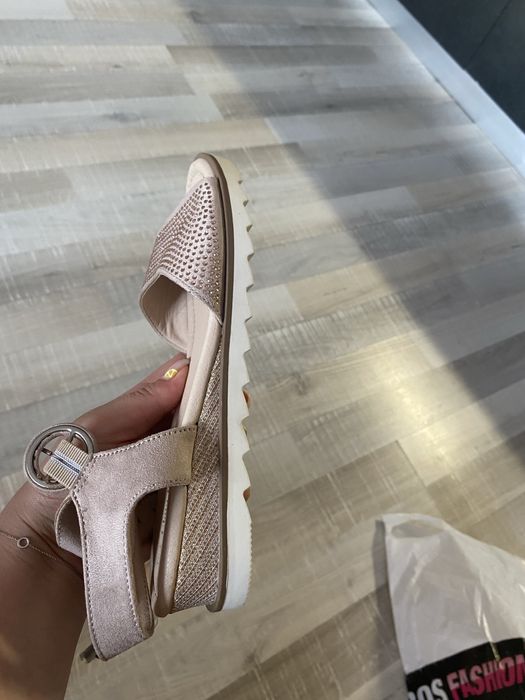 Дамски сандали в цвят пудра