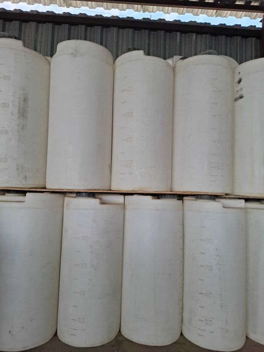 Емкость дозирования 80 л.