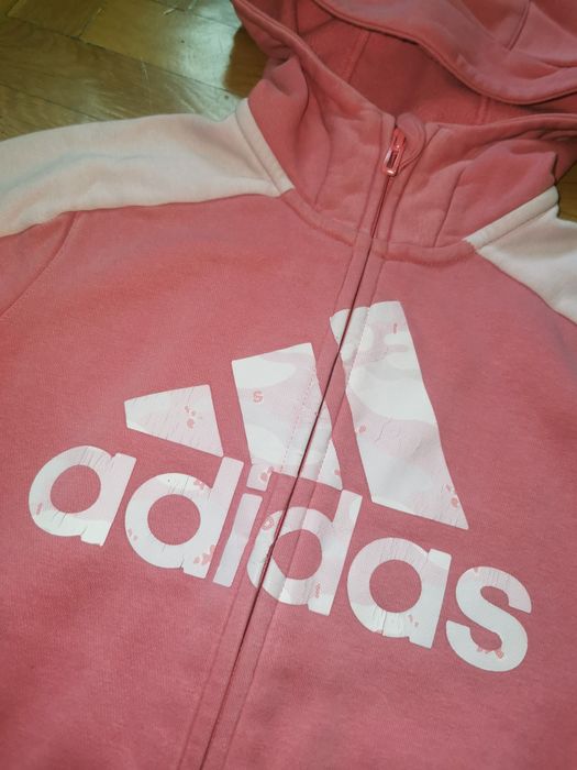 Спортен комплект за момиче ADIDAS LK GFX HDY SET