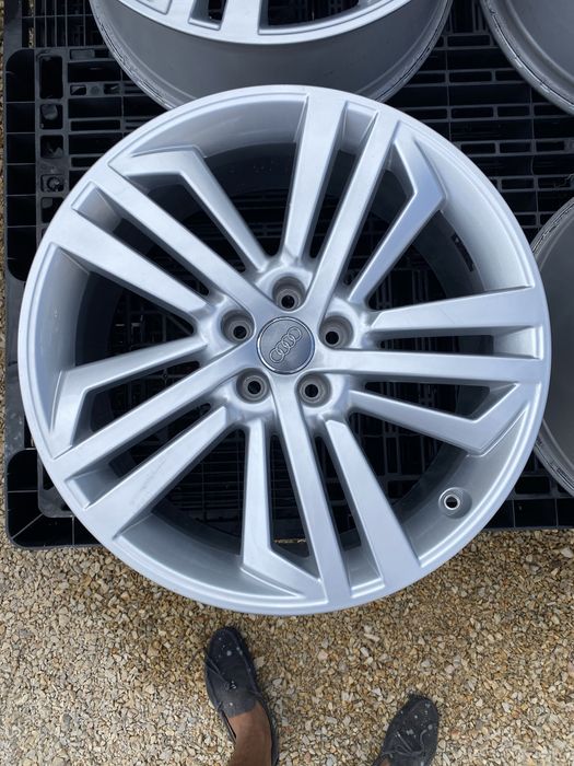 20 цола 5 х 112 мм Ауди , Audi Q 5 , Q 3 , A 4 , A 6