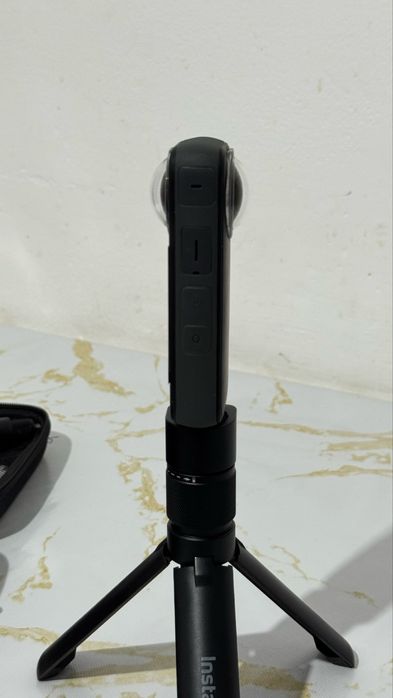 Экшн камера Insta 360 x3