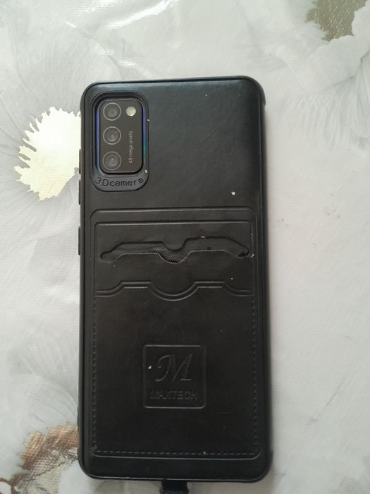 Самсунг А41  64гб