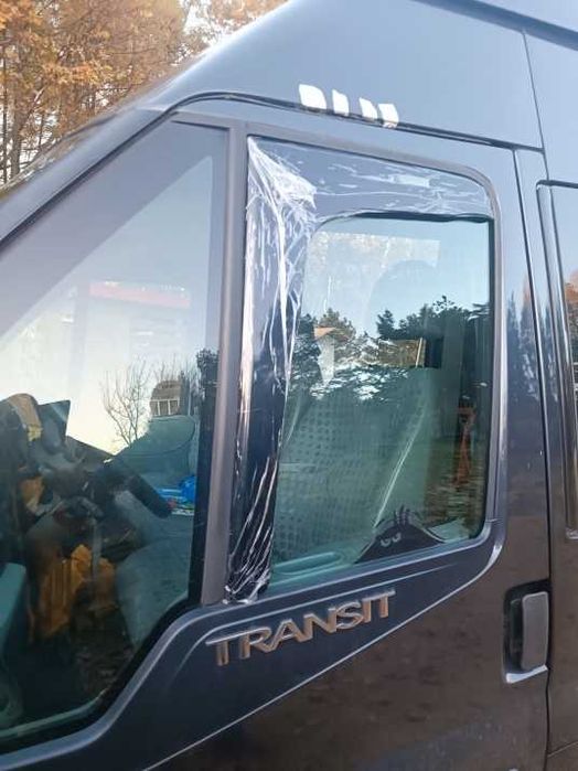 Комплект от 2 броя ветробрани за FORD TRANSIT 2006-2013