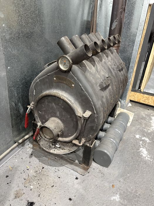 Продам печь Сибирь заводскую!