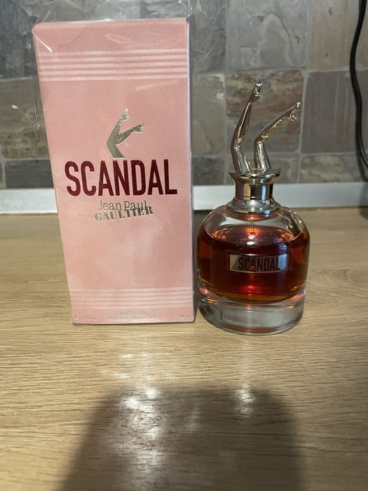 Apa de parfum Scandal