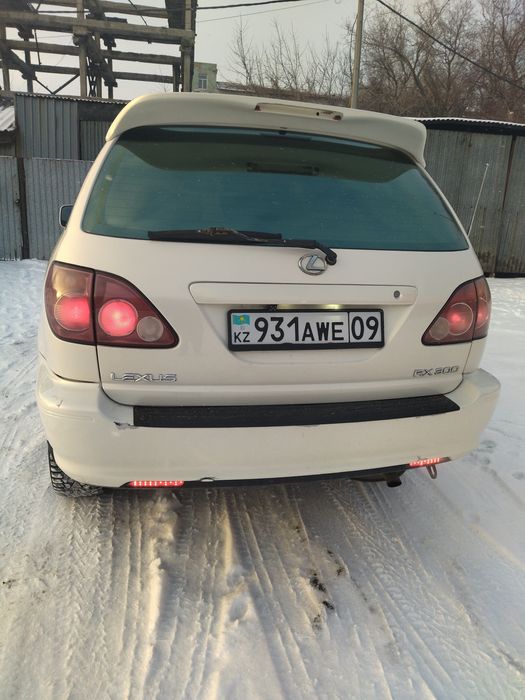 Продаю лексус рх300