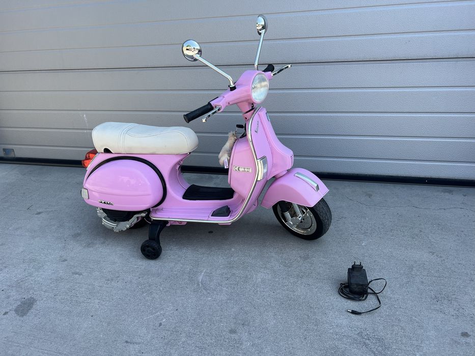 Scuter electric pentru copii - stil Vespa, roz