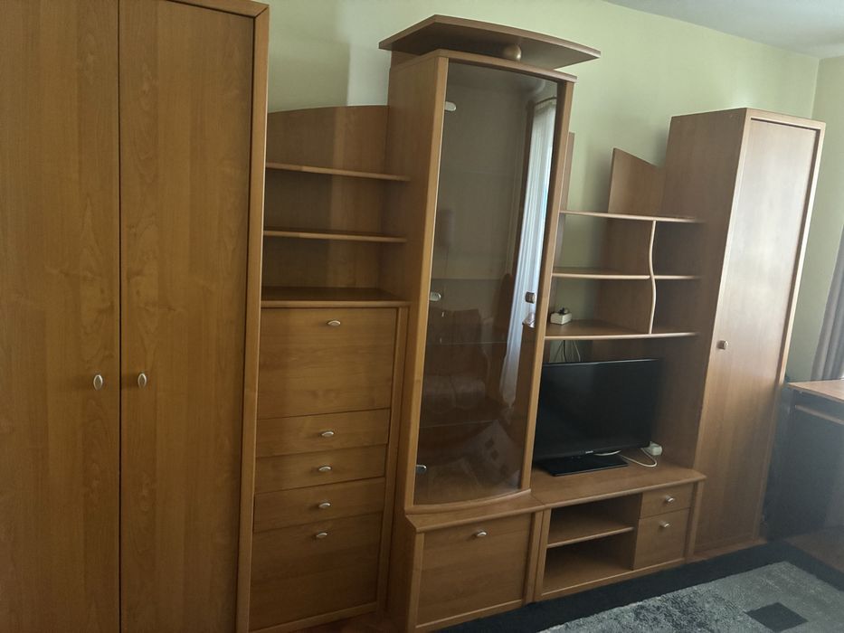 Mobila living cu vitrina de vanzare