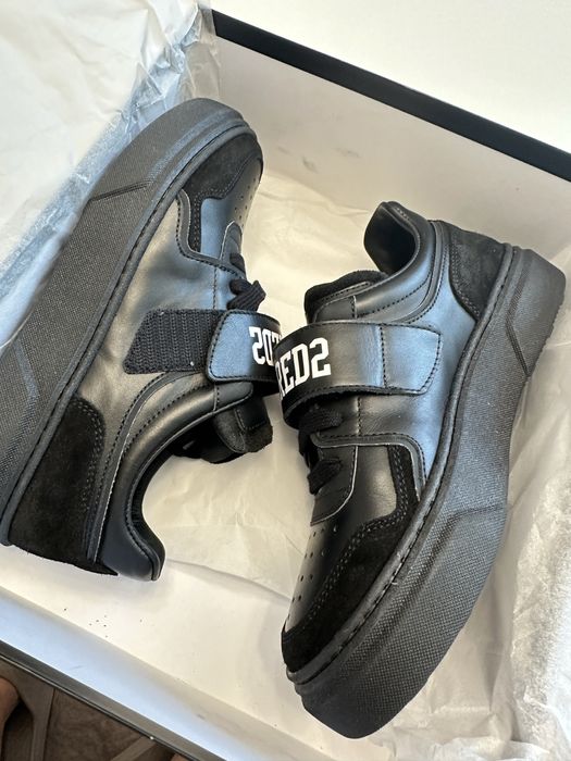 DSQUARED2 обувки 35