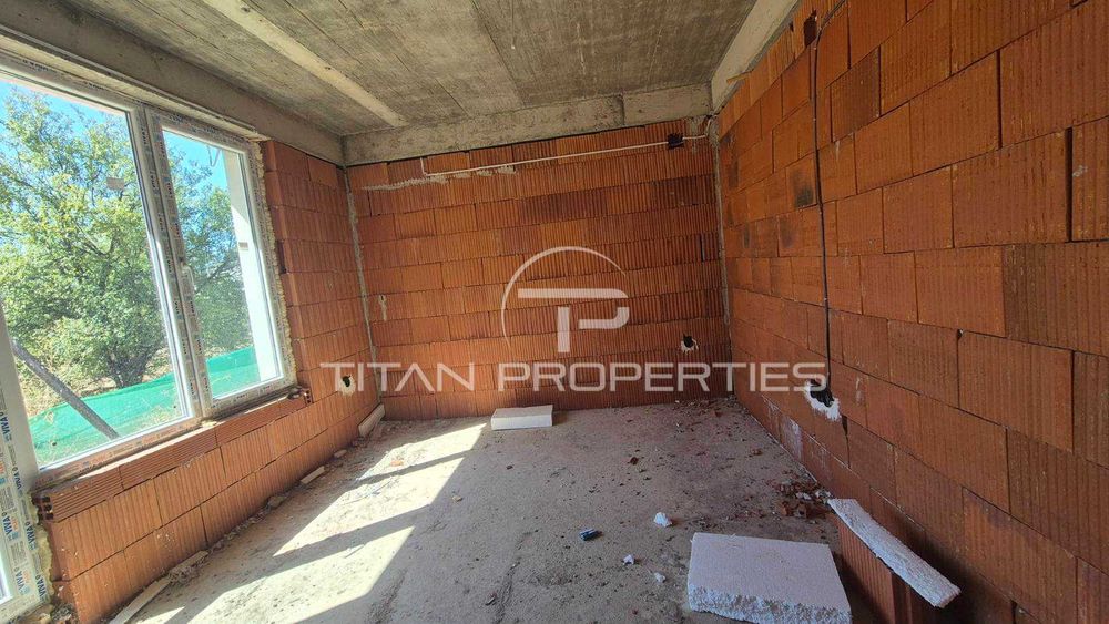 Продава се Тристаен апартамент в Пловдив, Остромила - 86 кв.м за 1391 €/кв.м - Снимка #3