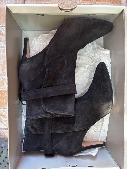 Черни боти на тънък ток от естествен велур