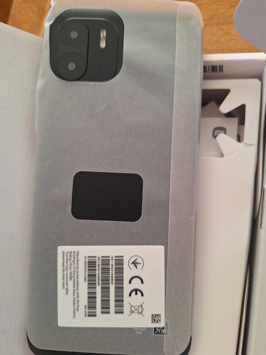 Продавам смартфон REDMI A2 2GB RAM 32GB ROM. С нарушена опаковка,но чисто нов.