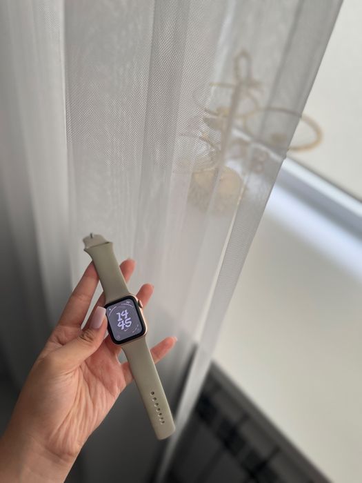 Apple Watch SE 40 мм (Rose Gold), 87% АКБ