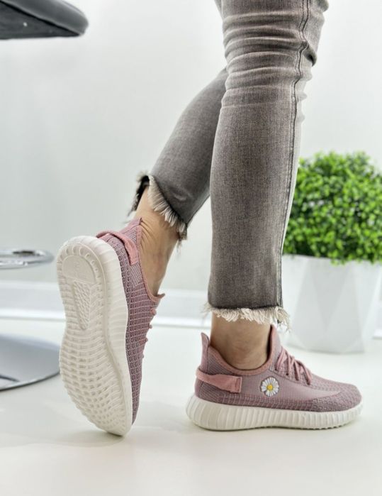 Кроссовки новые 39 рр