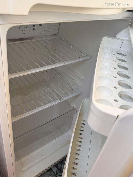 Продам холодильник. Не морозит холодильная камера