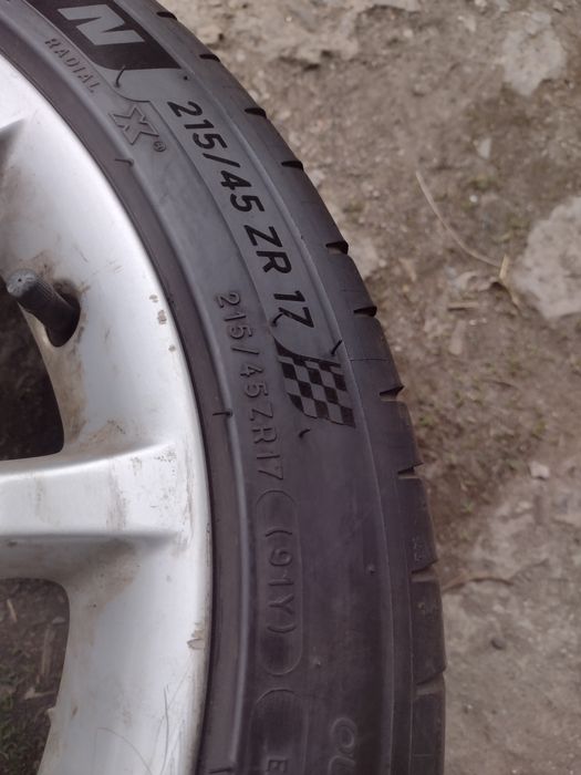 Michelin PS4 4бр.215/45/17 дот1018