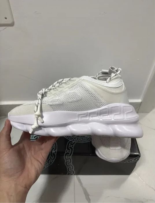 Versace chain reaction