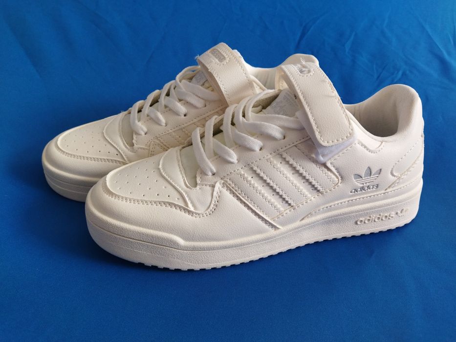 Продам кроссовки новые