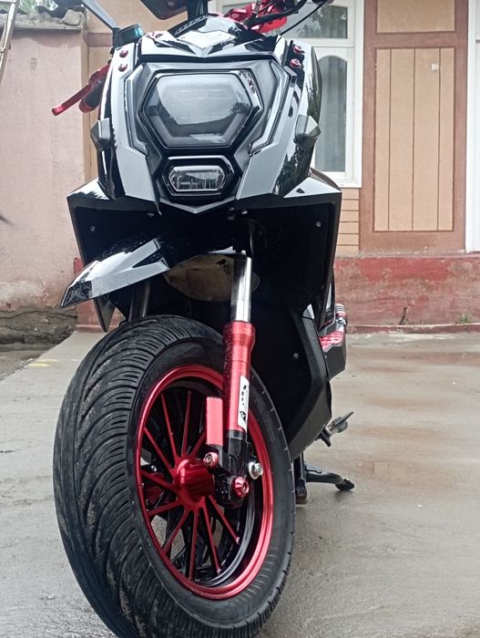 Redlayn skutr sotladi