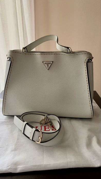 Дамска чанта GUESS