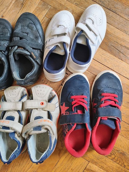 Нови и в перфектно състояние детски обущета 26 и 28 номер