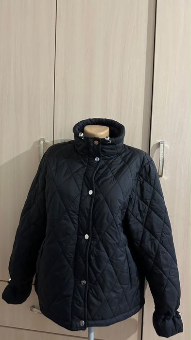 Продам женскую осеннюю куртка