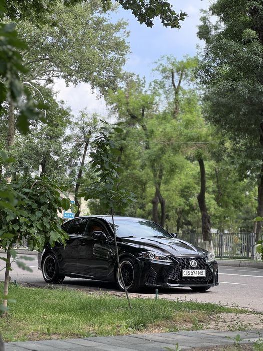 Lexus is F 3UZ dvigitel V8