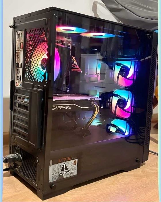 Геймърски компютър + Монитор (Подарък) / Ryzen 5 2600 / RX 5600 XT / 24GB RAM