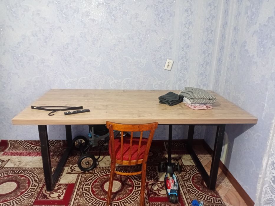 Срочно продам стол