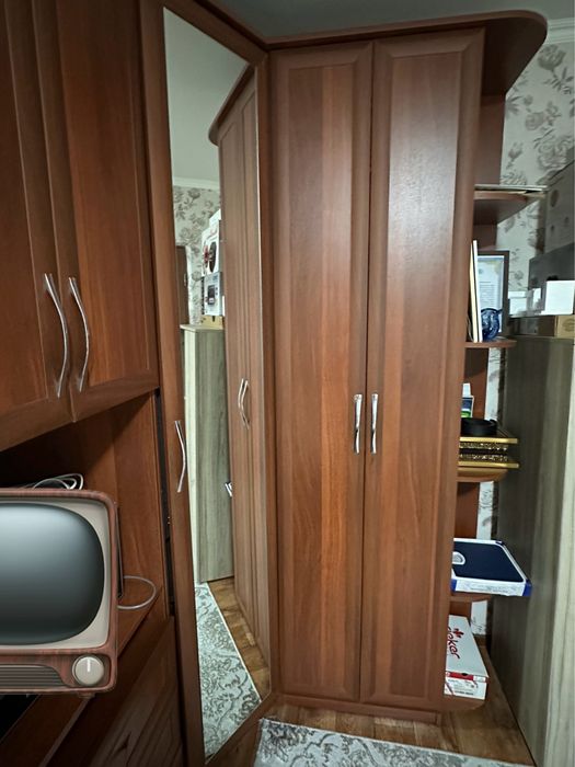 Продается спальный гарнитур