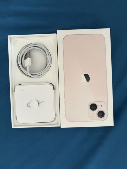 iPhone 13 розов