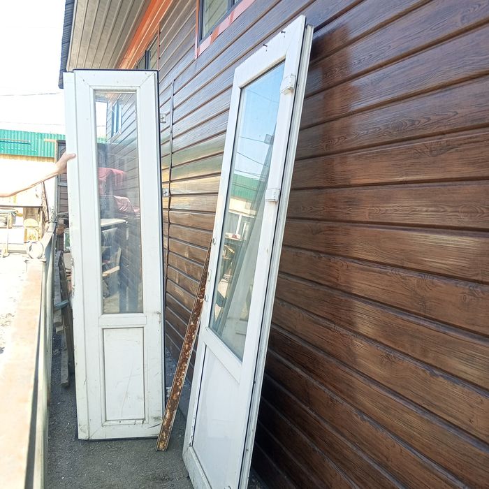 Продам пластиковые двери