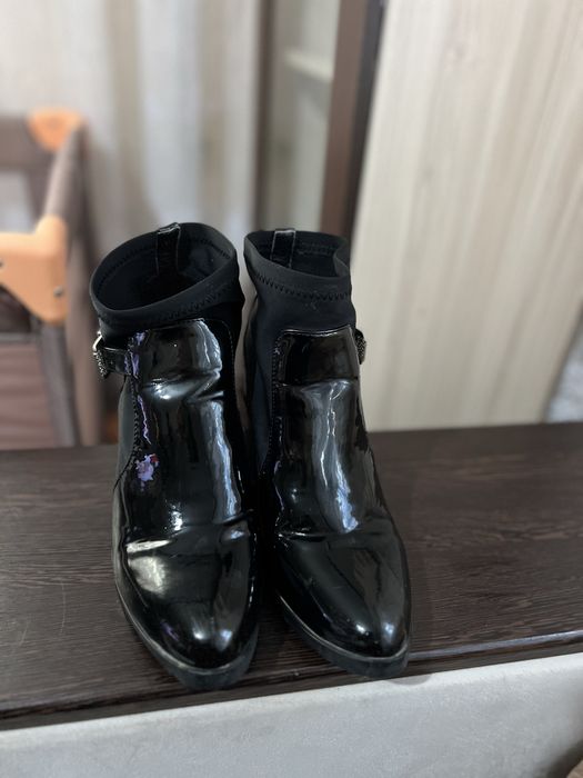 Дамски обувки с лек ток