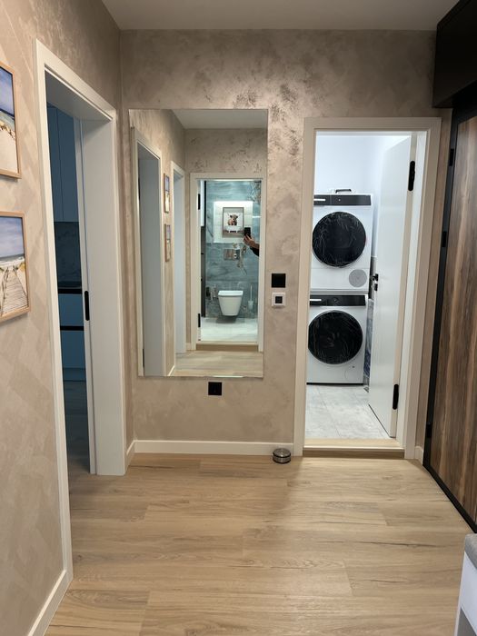 Дава се под наем Двустаен апартамент в к.к. Св.Св. Константин и Елена - 65 кв.м за 1200 € - Снимка #1