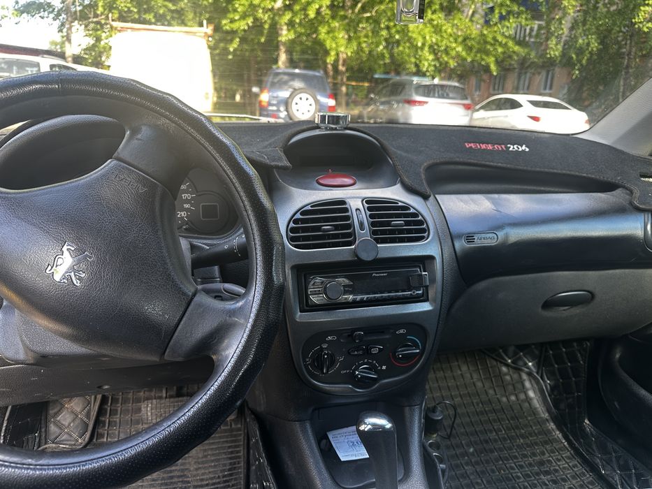 Продам автомобиль Peugeot  206