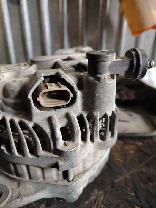 Генератор Субару 3х контактный