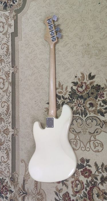 Бас гитара j&d guitar Jass Bass