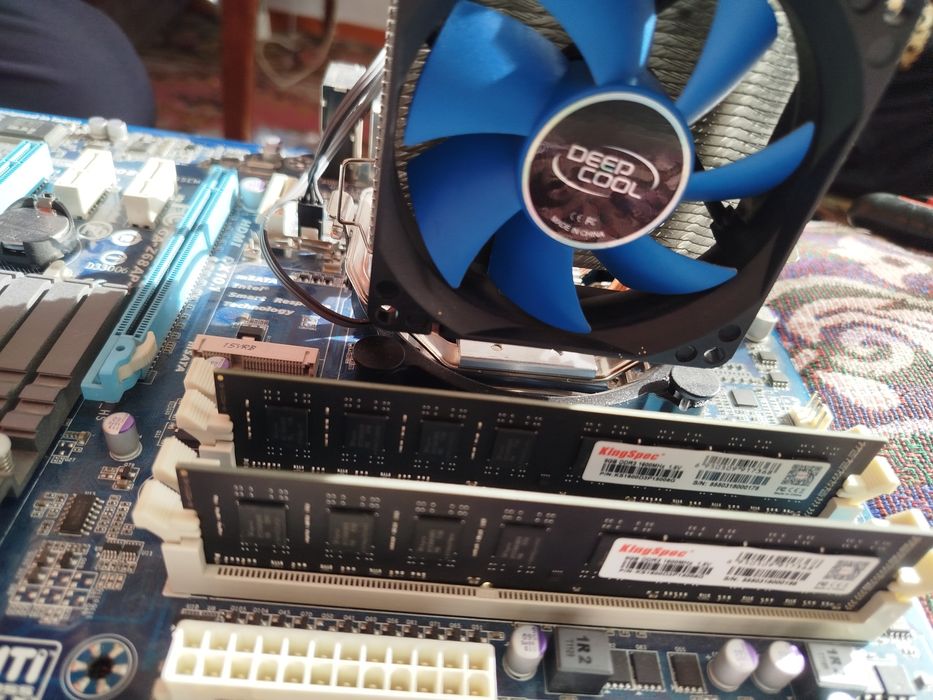 Материнская плата